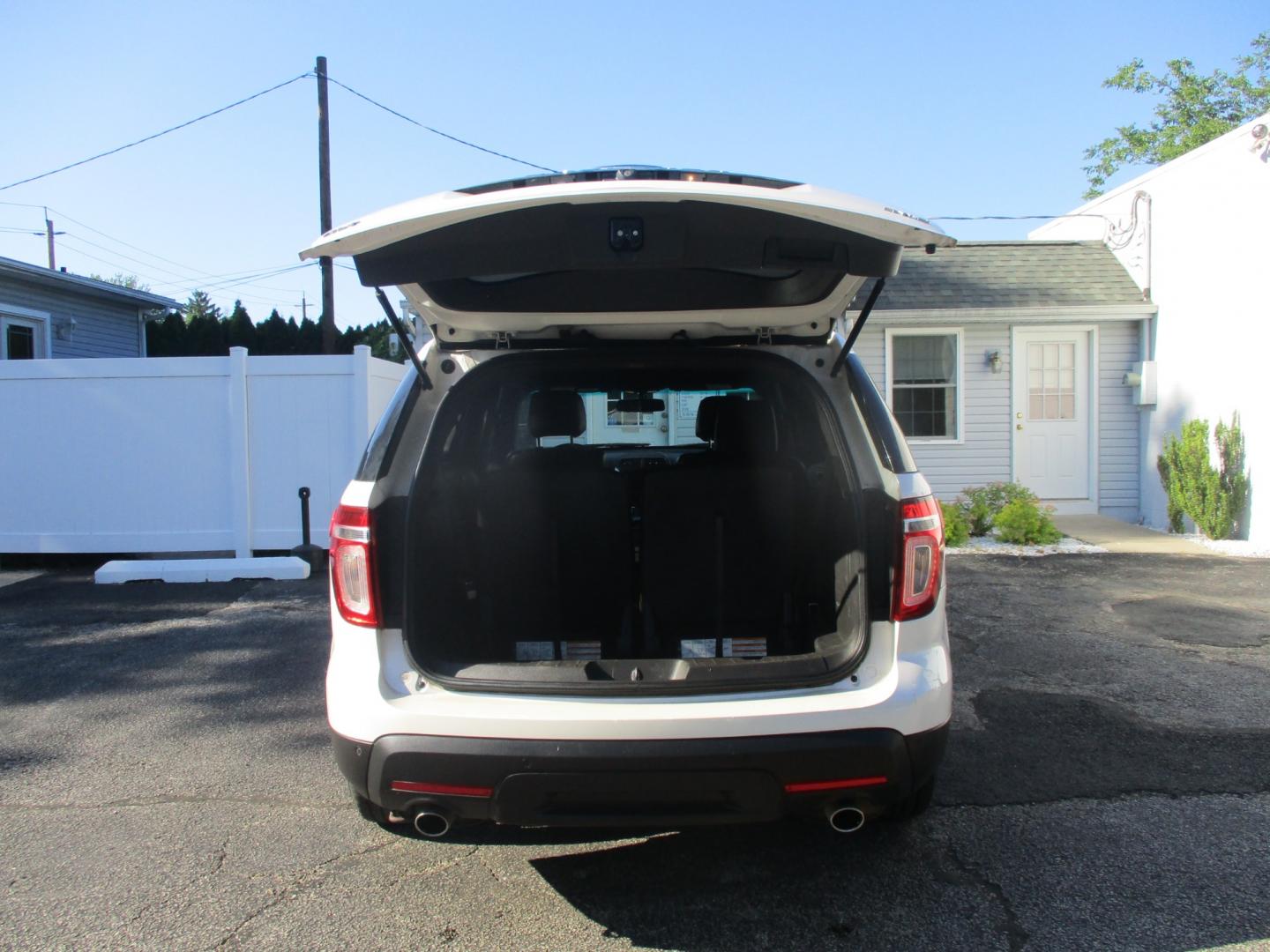 2014 WHITE Ford Explorer (1FM5K8D87EG) , AUTOMATIC transmission, located at 540a Delsea Drive, Sewell, NJ, 08080, (856) 589-6888, 39.752560, -75.111206 - Photo#30